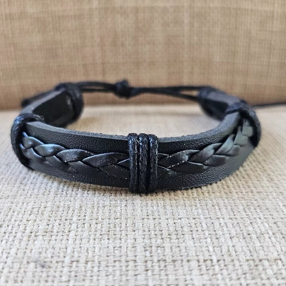 Men Bracelet Black Leather Handmade Wrist Band Size Adjustable